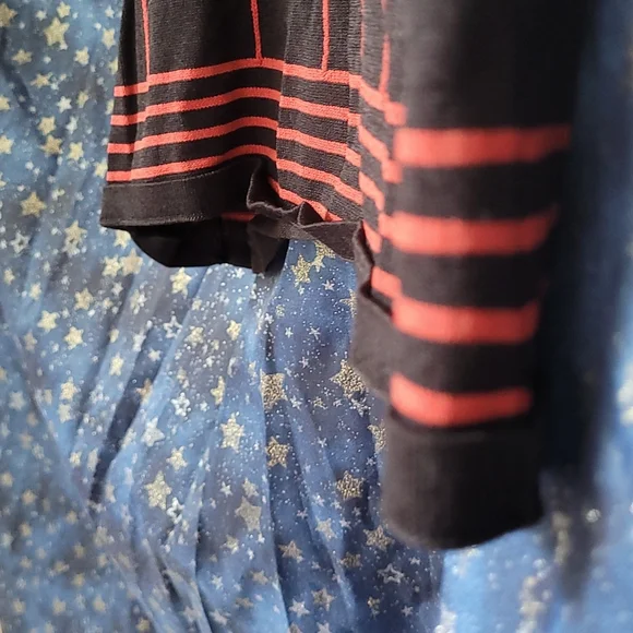 🍂3/$10 Notations Stretchy Red & Black Two-Tone 3/4 Sleeve Boat-Neck Blouse - Picture 8 of 8